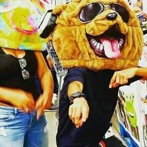 Meet your Posher, Santos